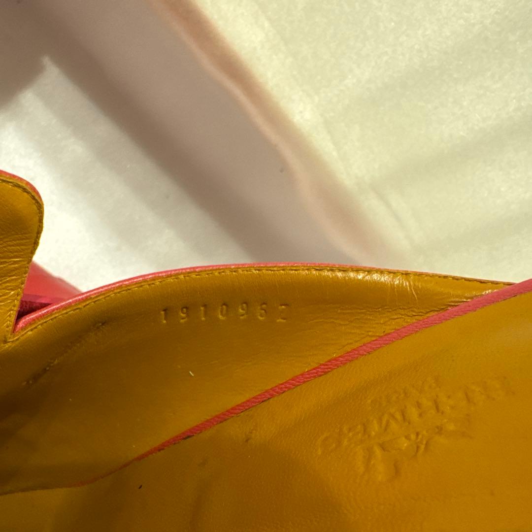 HERMES フリンジ付き赤ローファー