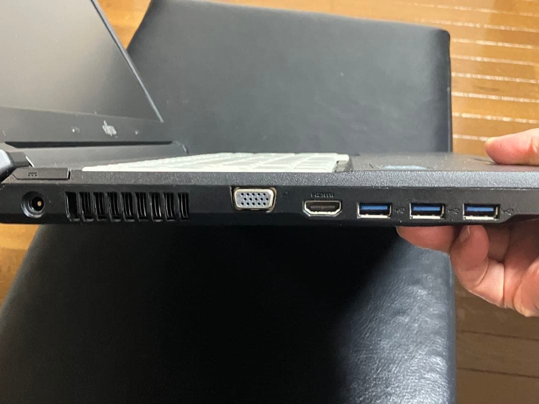 富士通ノートPC A576/Core i5-6300U/15.6型