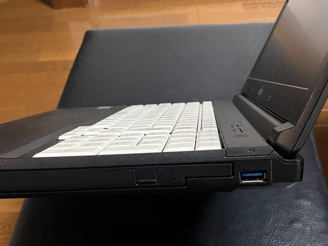 富士通ノートPC A576/Core i5-6300U/15.6型