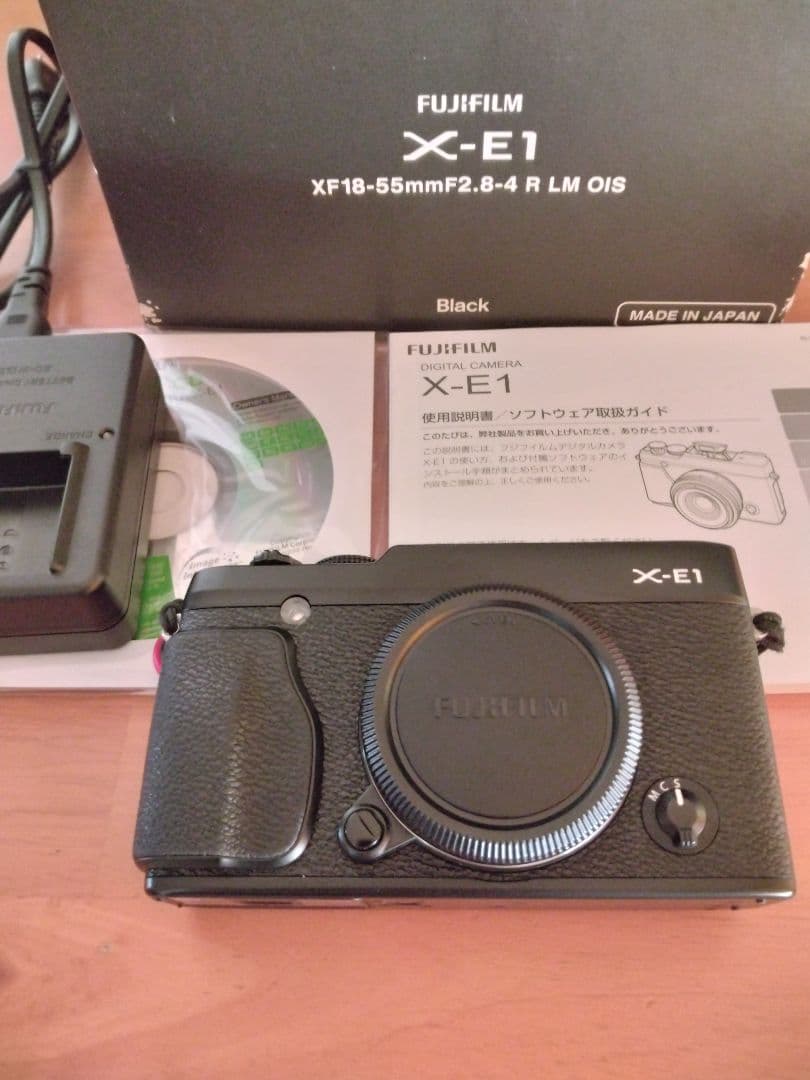 美品FUJIFILM X-E1 ミラーレス 一眼レフカメラ 動作確認済み