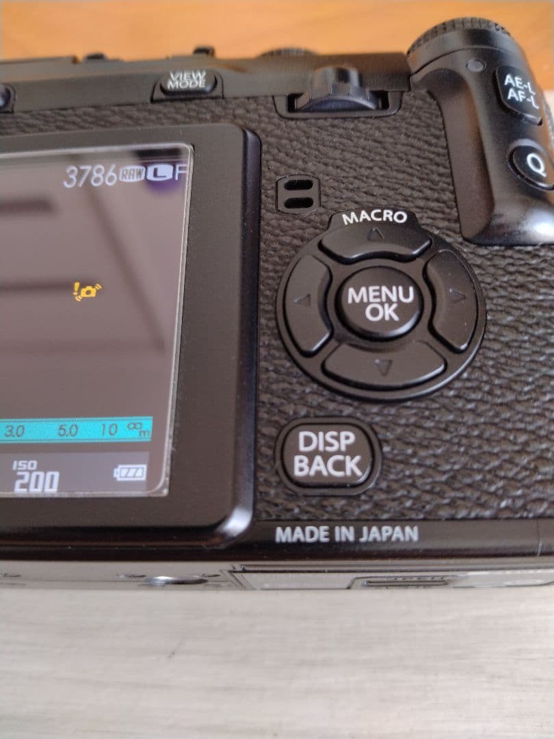 美品FUJIFILM X-E1 ミラーレス 一眼レフカメラ 動作確認済み