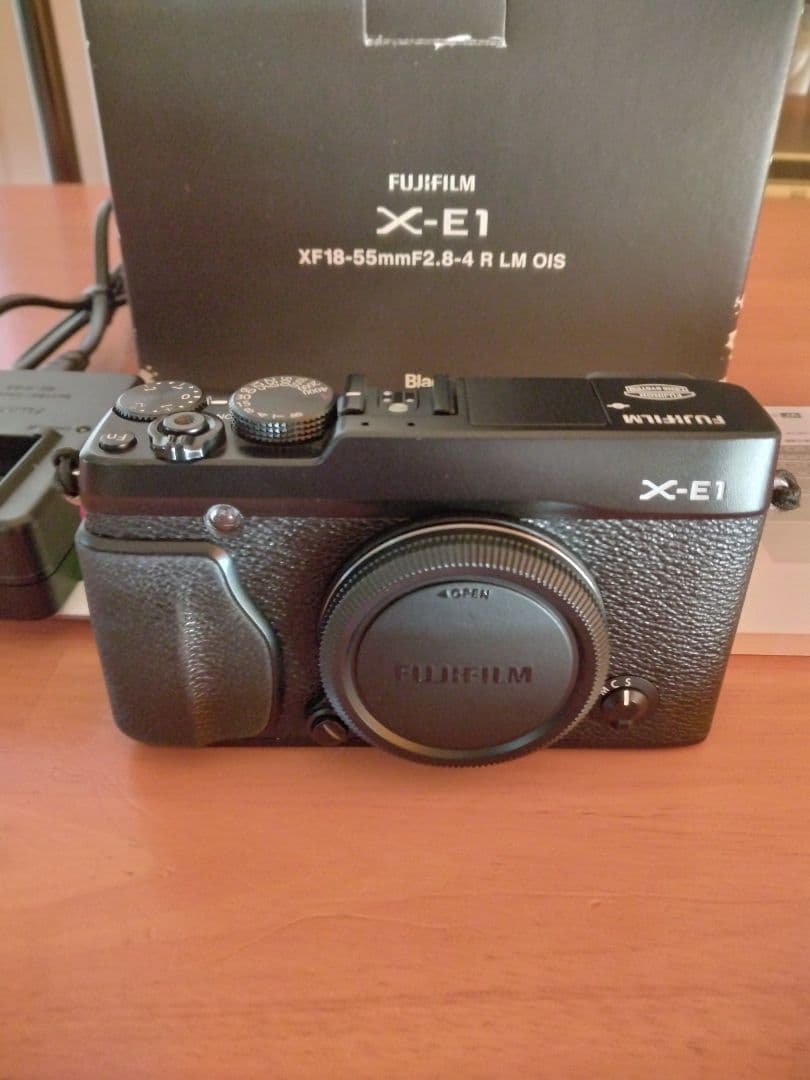 美品FUJIFILM X-E1 ミラーレス 一眼レフカメラ 動作確認済み
