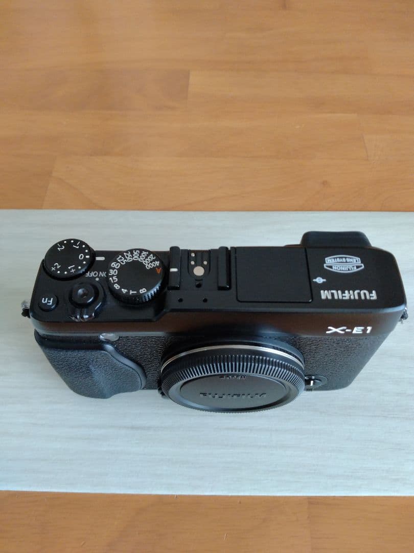 美品FUJIFILM X-E1 ミラーレス 一眼レフカメラ 動作確認済み