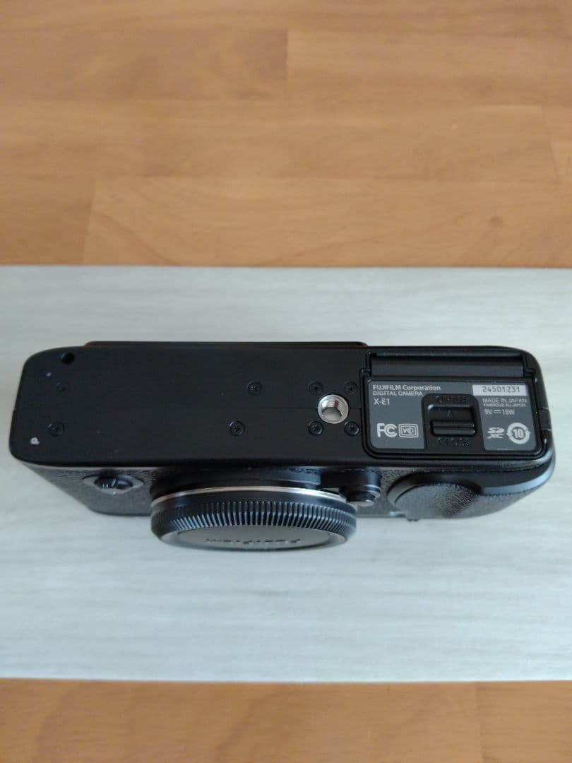 美品FUJIFILM X-E1 ミラーレス 一眼レフカメラ 動作確認済み
