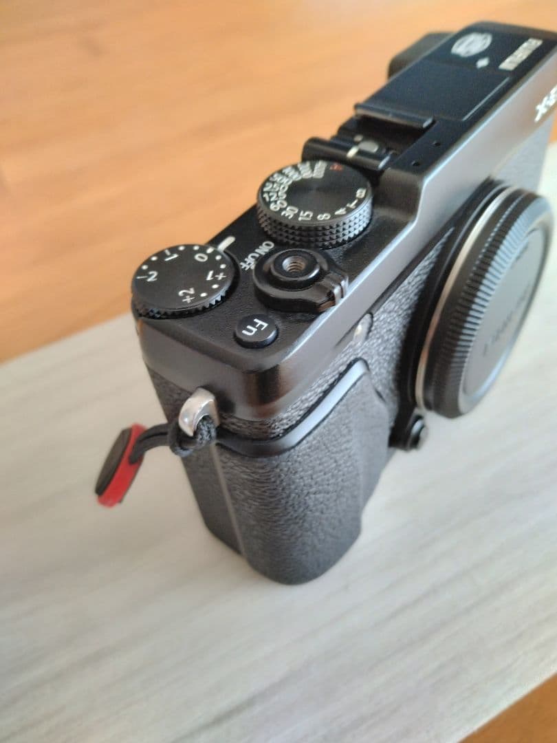 美品FUJIFILM X-E1 ミラーレス 一眼レフカメラ 動作確認済み