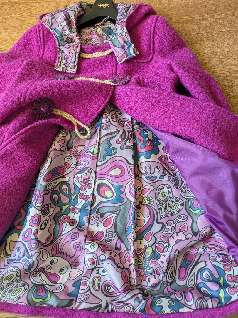 専用。アルベロベロ♥️ぶたさん可愛い裏地紫色フード付きキラキラダッフルコート