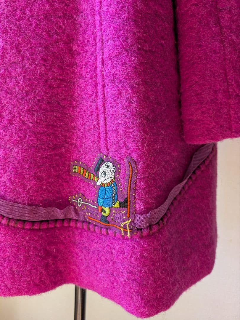 専用。アルベロベロ♥️ぶたさん可愛い裏地紫色フード付きキラキラダッフルコート