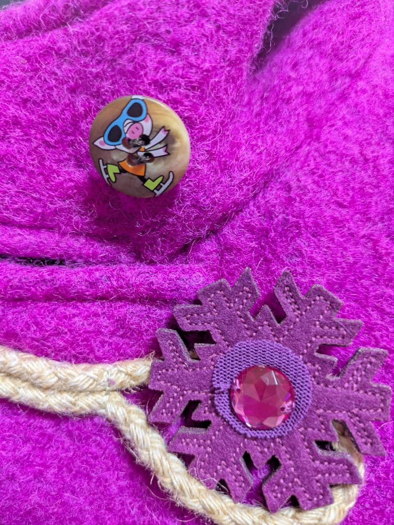 専用。アルベロベロ♥️ぶたさん可愛い裏地紫色フード付きキラキラダッフルコート