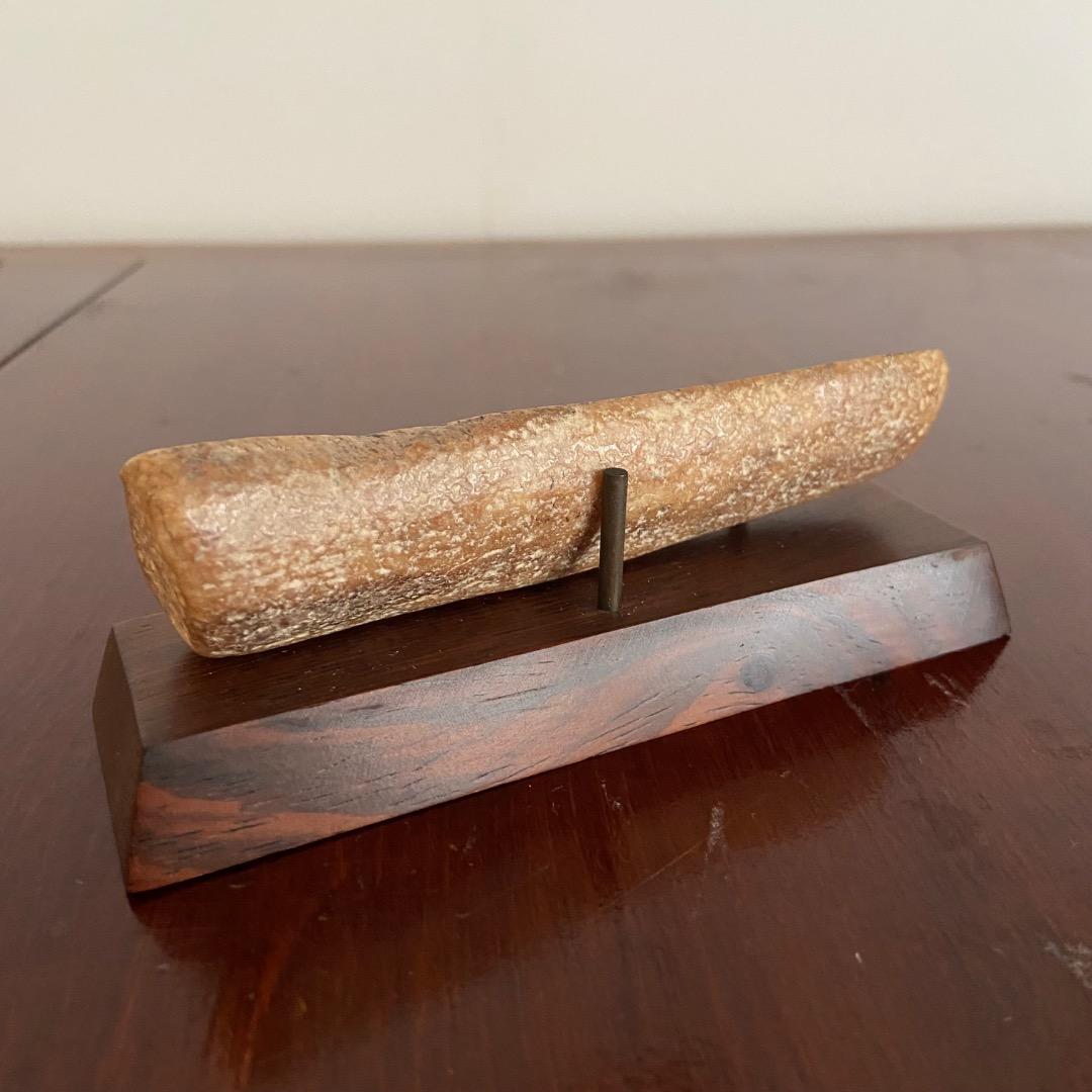 ケンタ、イヌイット民芸品、セイウチ牙の置物、シャチ図案