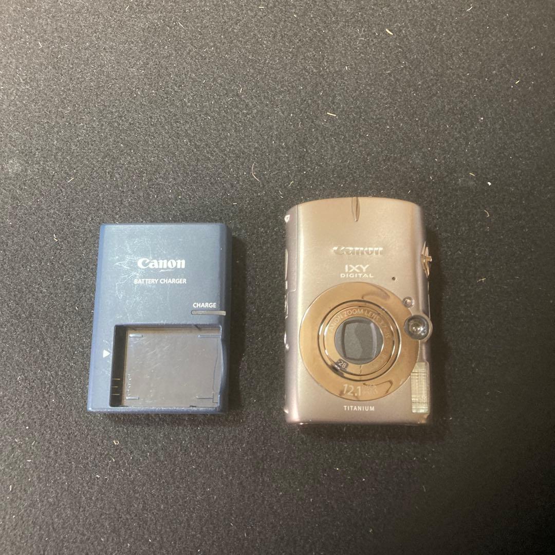 Canon IXY デジタルカメラ チタン　　　やや難あり