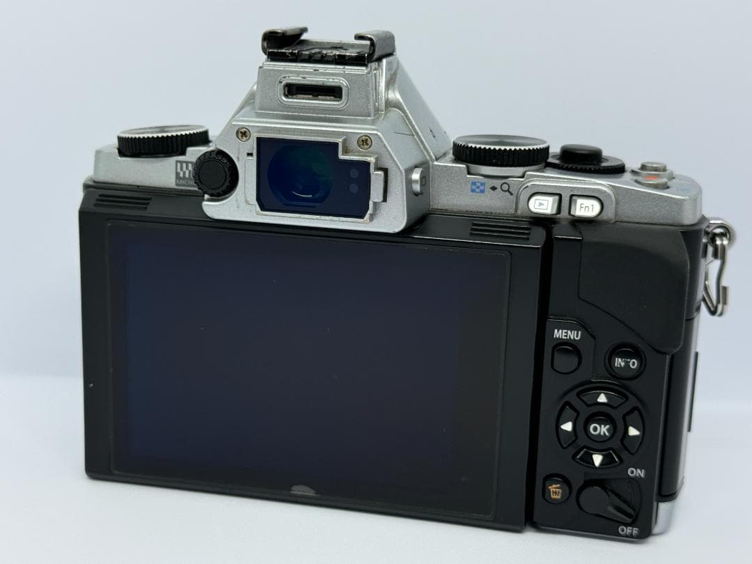 ☆OLYMPUS OM-D E-M5 ボディ☆1605万画素☆