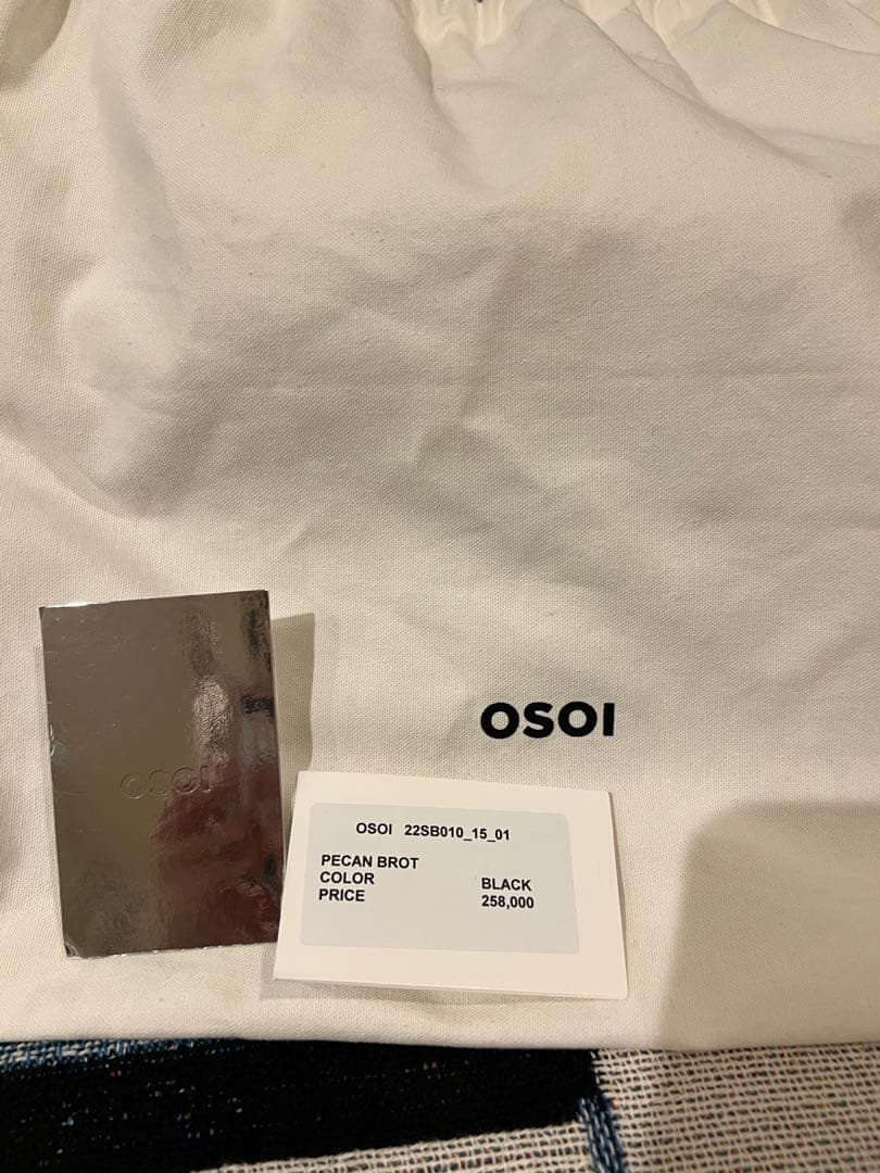 OSOI ブラック ショルダーバッグ クッションデザイン