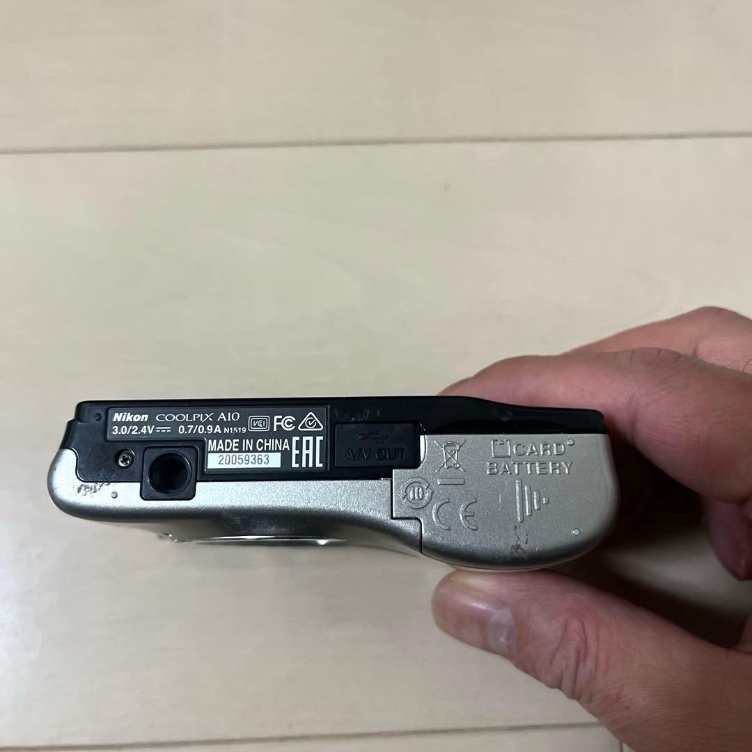Nikon COOLPIX A10 シルバー ⭐︎新品単三電池付き