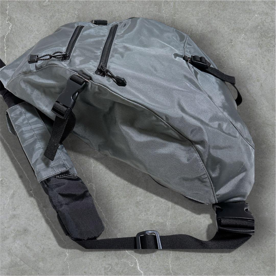 ゆと様　　OLD GAP 00s Y2K ボディバッグ グレー