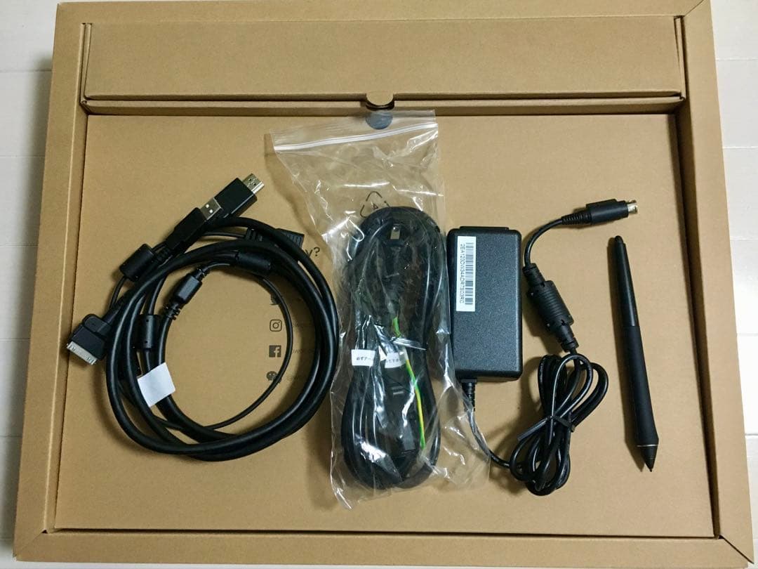 【新品未使用】Wacom Cintiq 16　DTK1660K0D