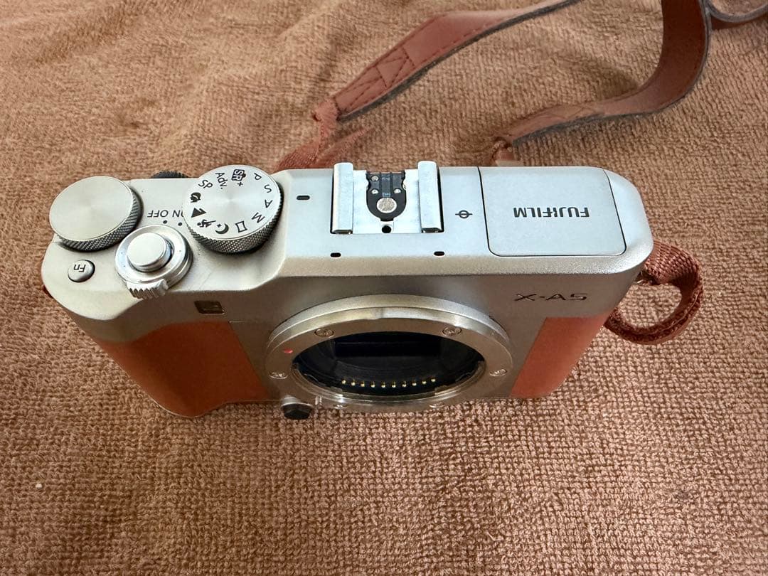 FUJIFILM X-A5 ミラーレス一眼カメラ