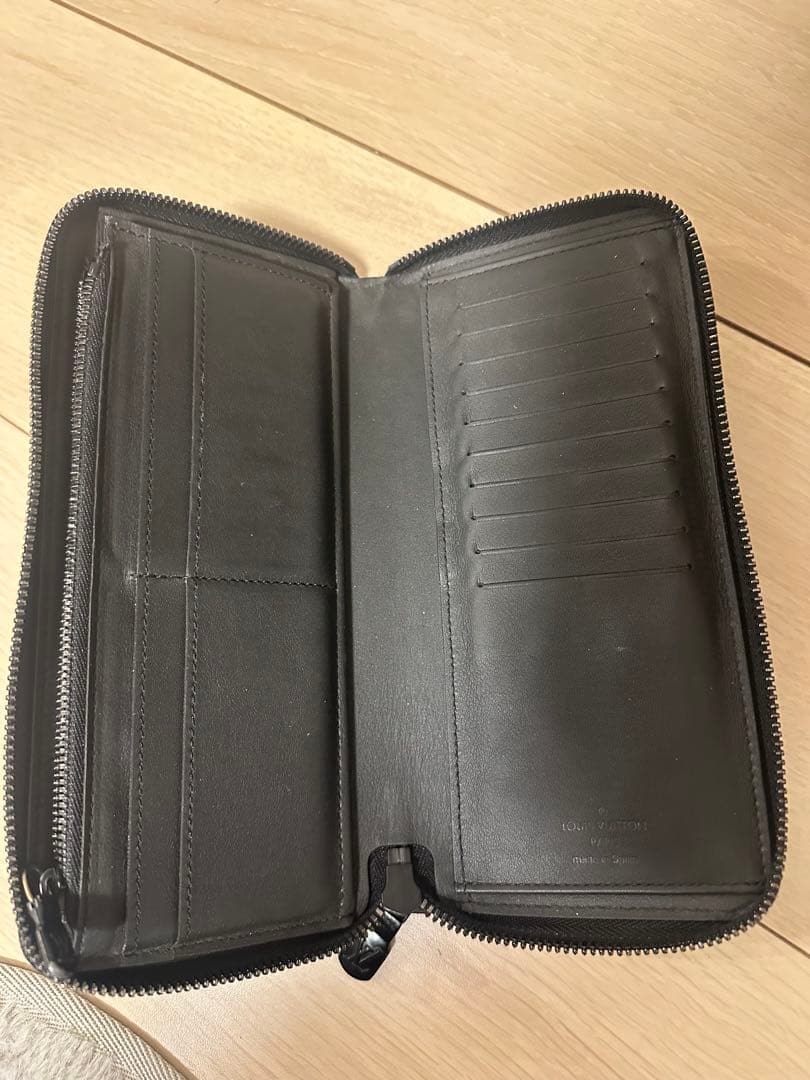 ウ*ル様 ルイ・ヴィトン　ジッピーウォレット・ヴェルティカル