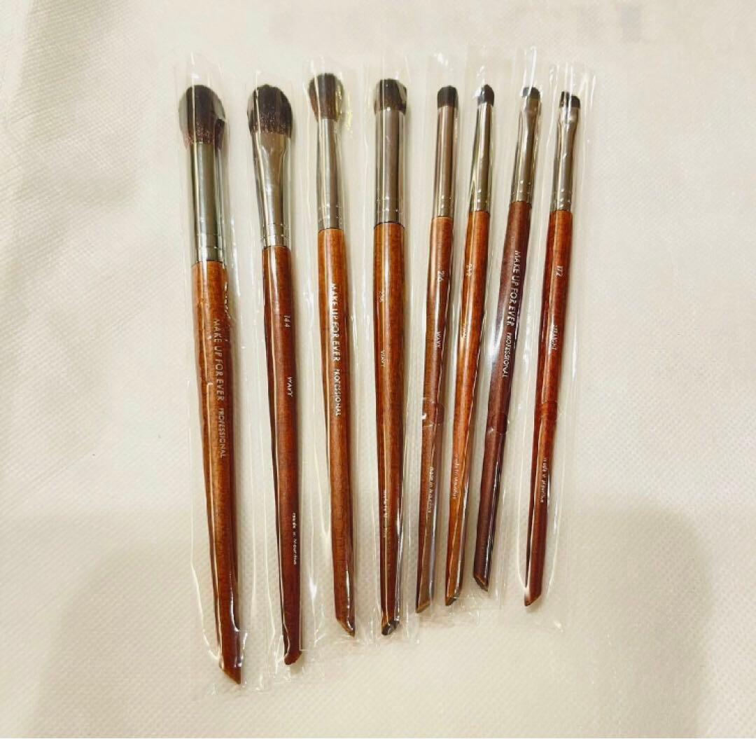 お買い得メイクアップフォーエバーアイメイクブラシ８本