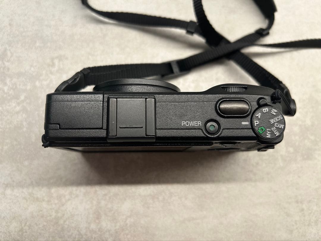 【美品】RICOH GR DIGITAL IV 広角レンズ、革製のカバー付