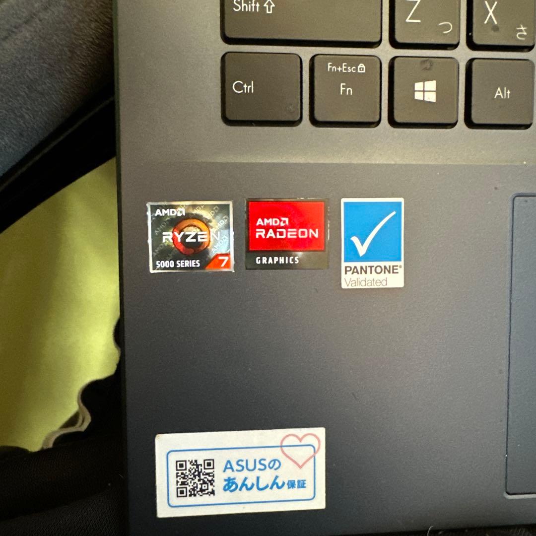 ASUS VivoBook Pro 14 XOLED本体