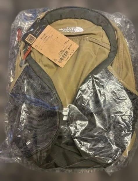 15L ノースフェイス　キッズ リュック　スモールデイ　ホイッスル　カーキ　安全