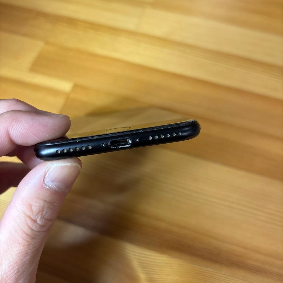 スマートフォン本体 iPhone se2 64GB