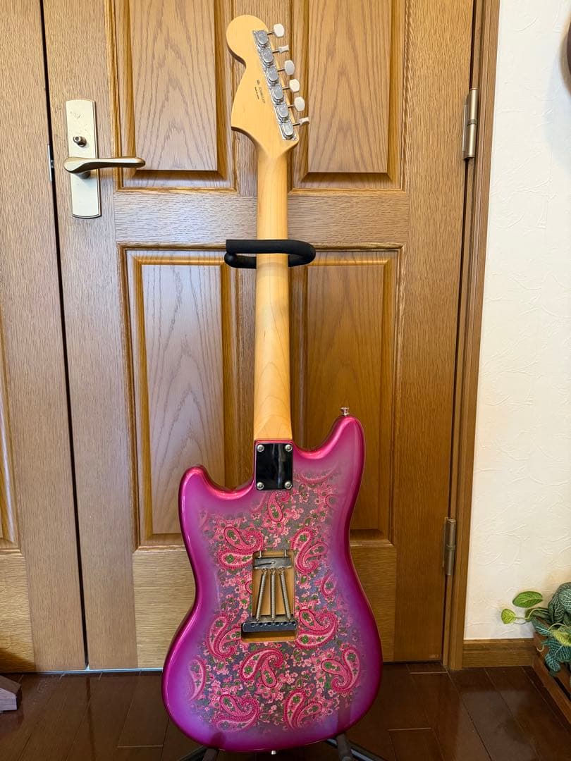 ギター Char Mustang Pink Paisley