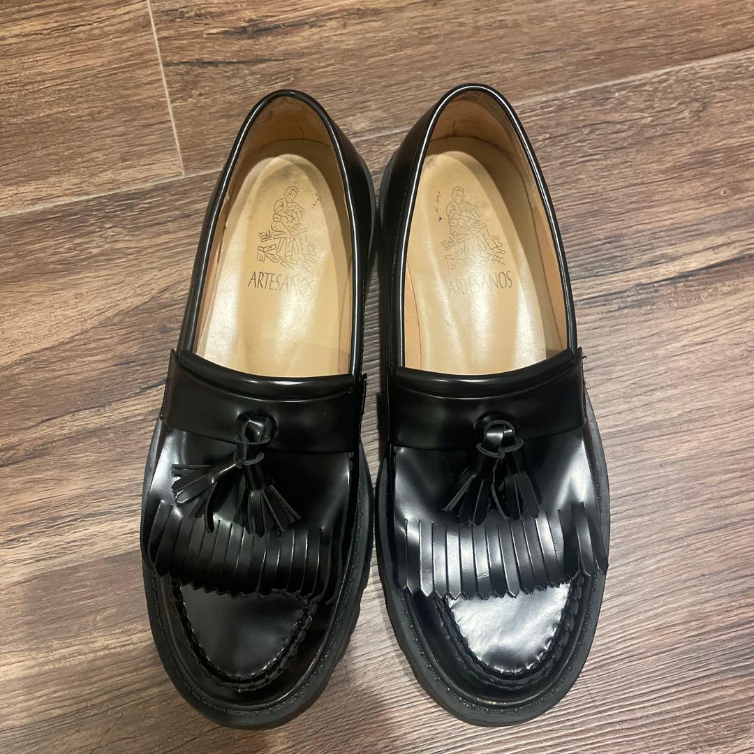 専用ARTESANOS タッセル付きローファー ブラック