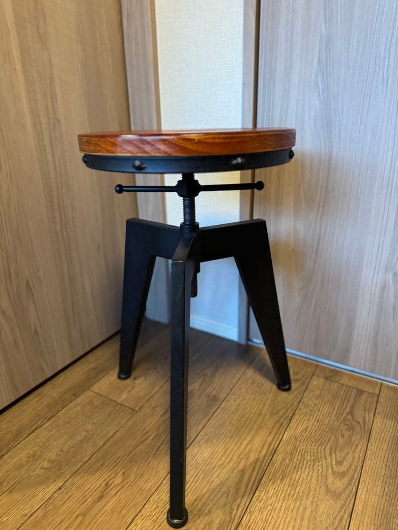ビンテージアイアンカウンターチェア　１脚