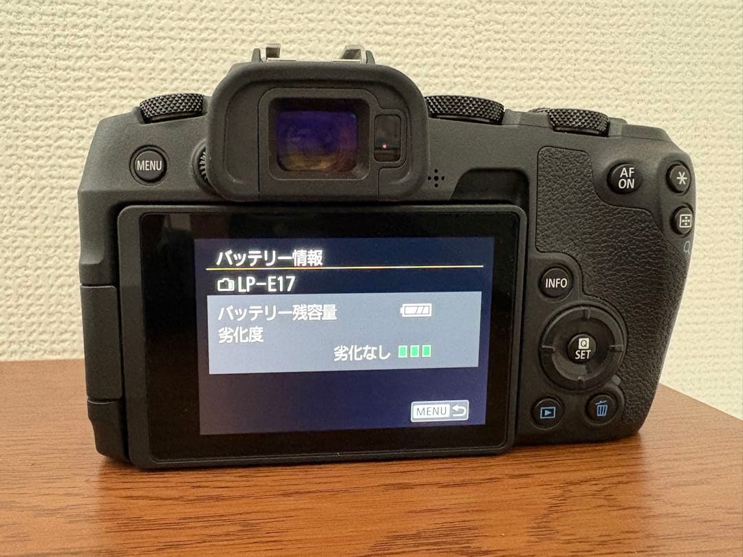 EOS RP バッテリー2個付き シャッター回数7000回以下