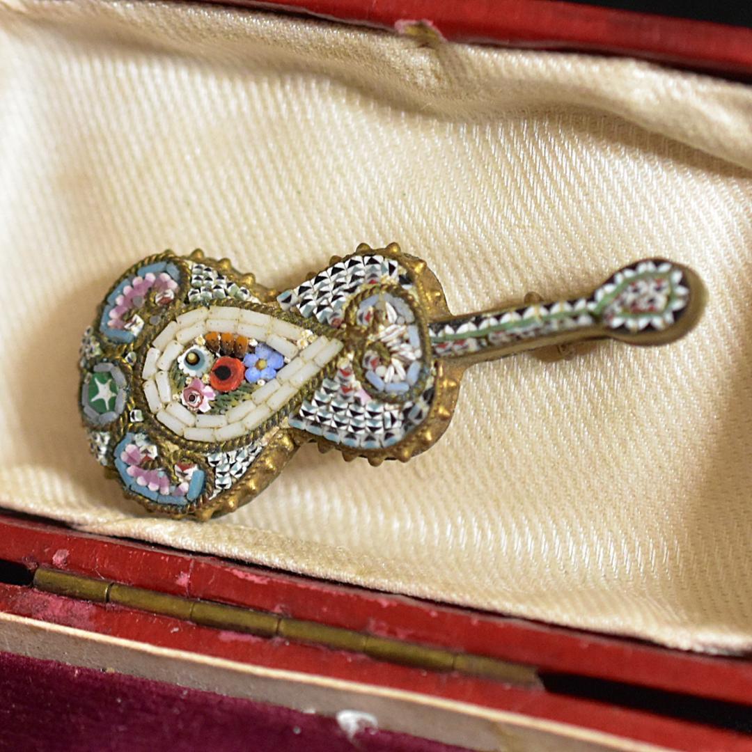 イタリア製アンティーク マイクロモザイクのマンダリンのブローチ