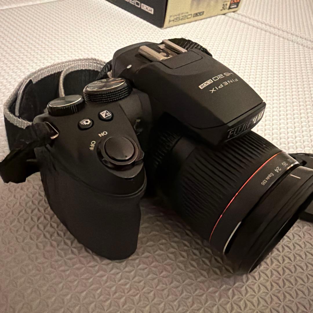 FUJIFILM　FinePix HS20EXR 富士フィルム デジタルカメラ