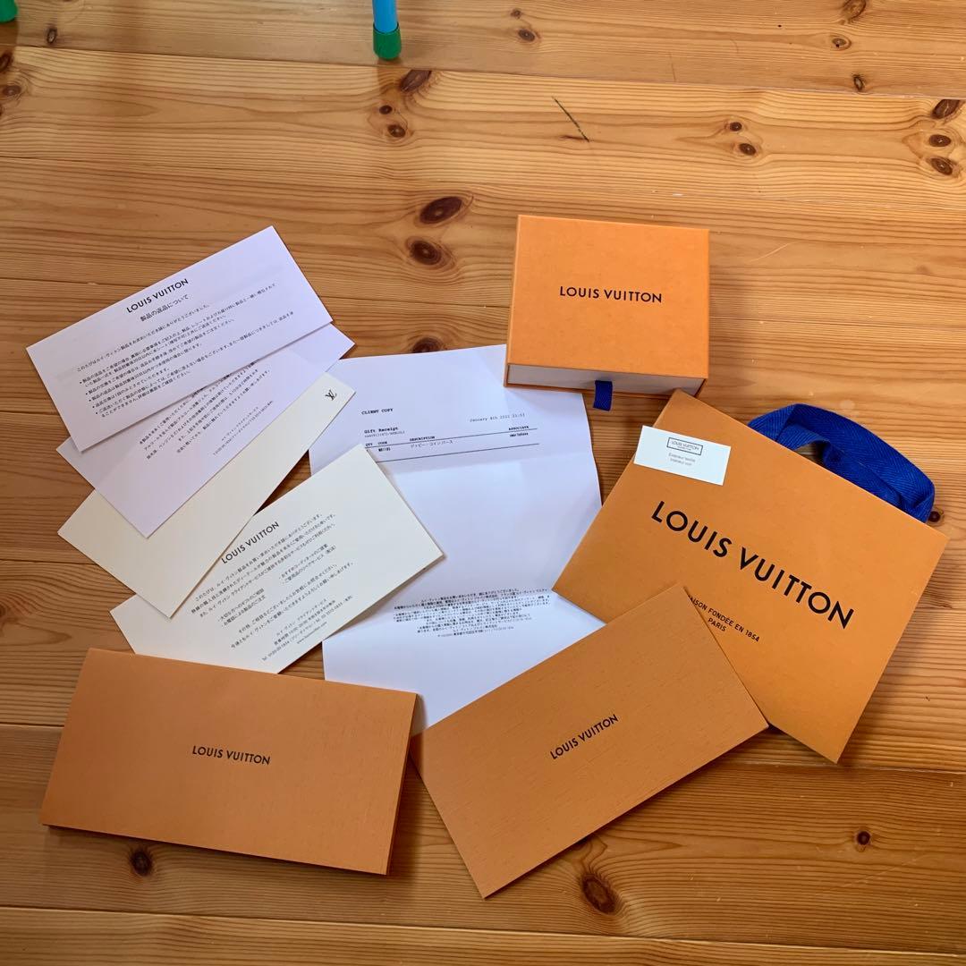 未使用　LOUIS VUITTON ジッピー・パース　M81185