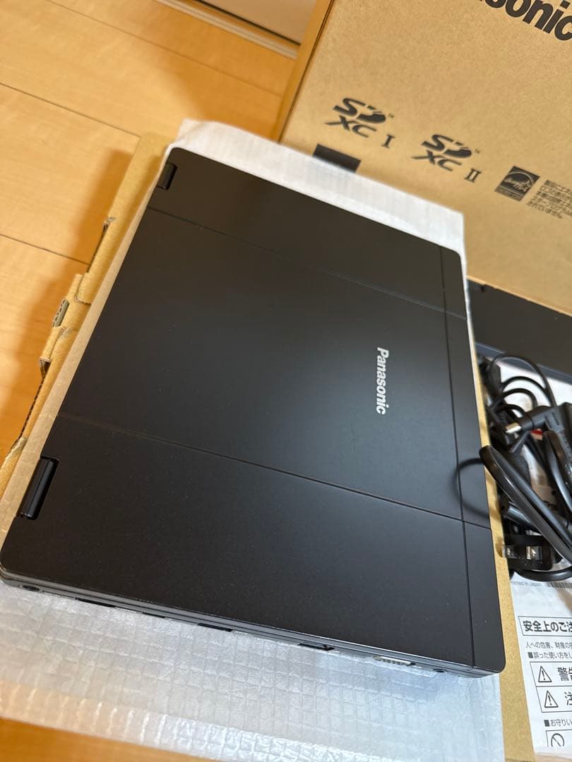 Panasonic レッツノート CF-QV9KFNQR SIMフリー