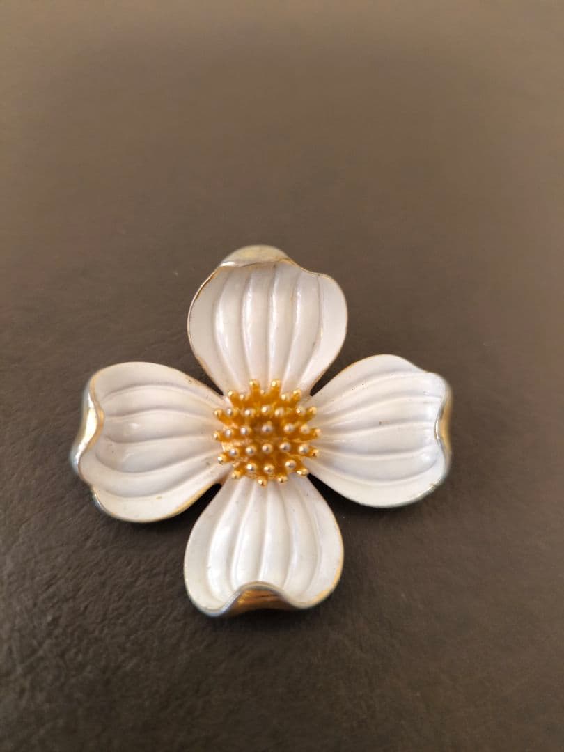 TRIFARI Vintage ヴィンテージ トリファリ ハナミズキ ブローチ