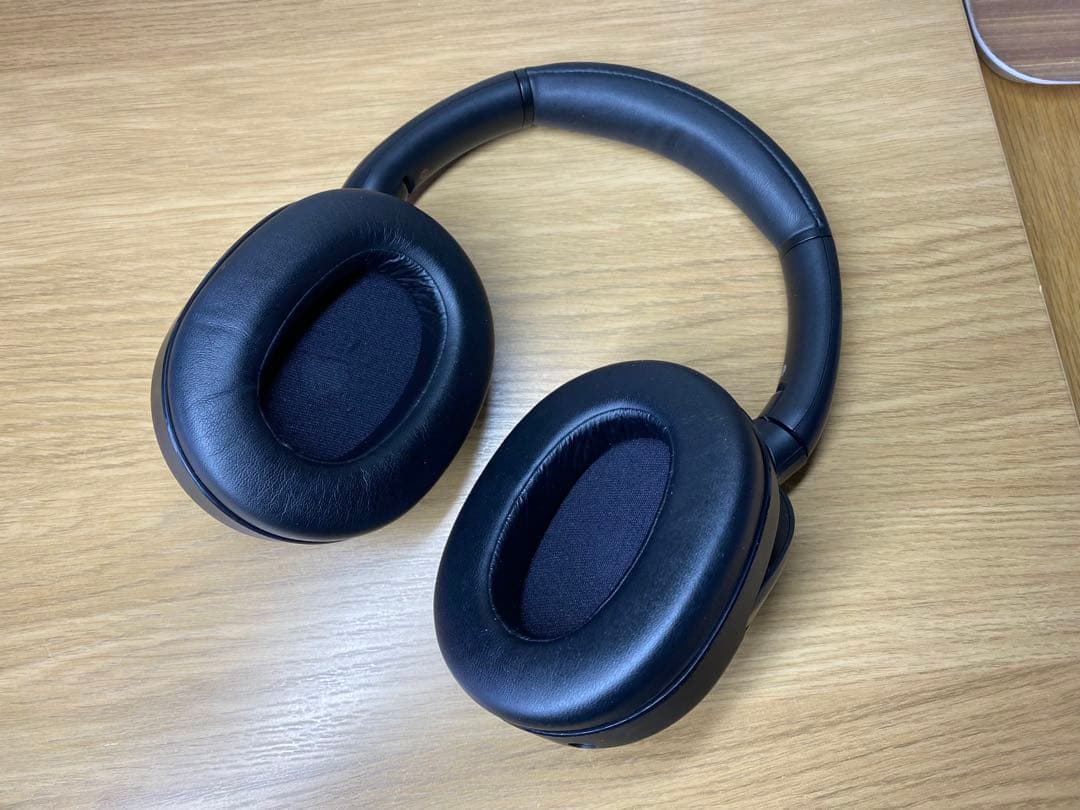 ブラック ワイヤレスヘッドホンソニーWH-ULT900n