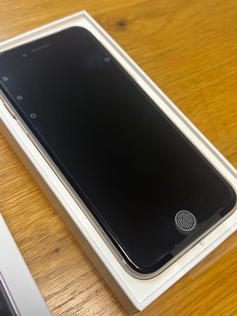 未使用 iPhone SE3 128GB スターライト