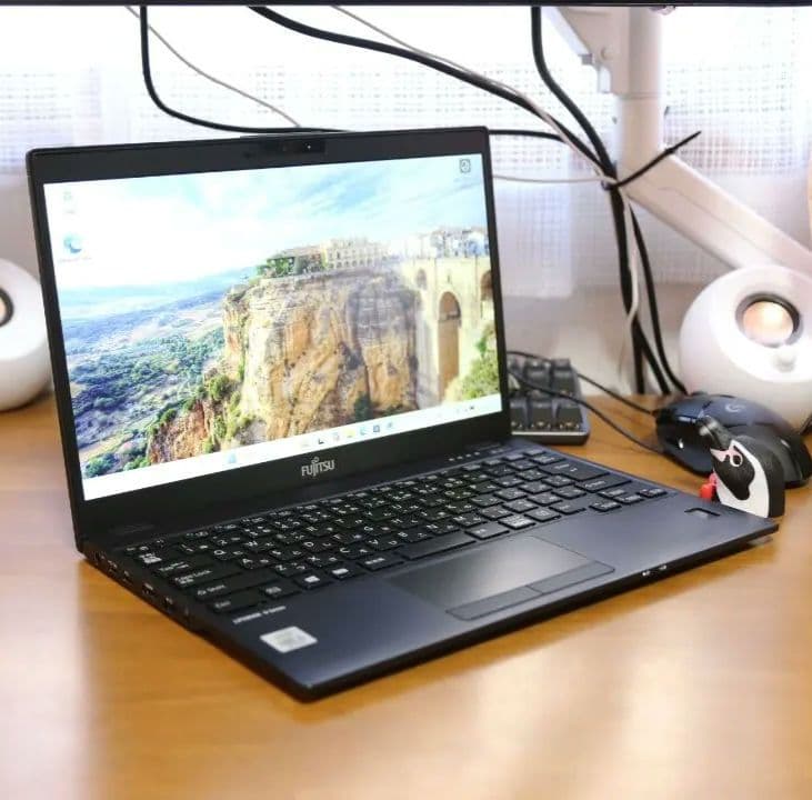 FUJITSU U9310/E 第10世代 core i5 256GB 04