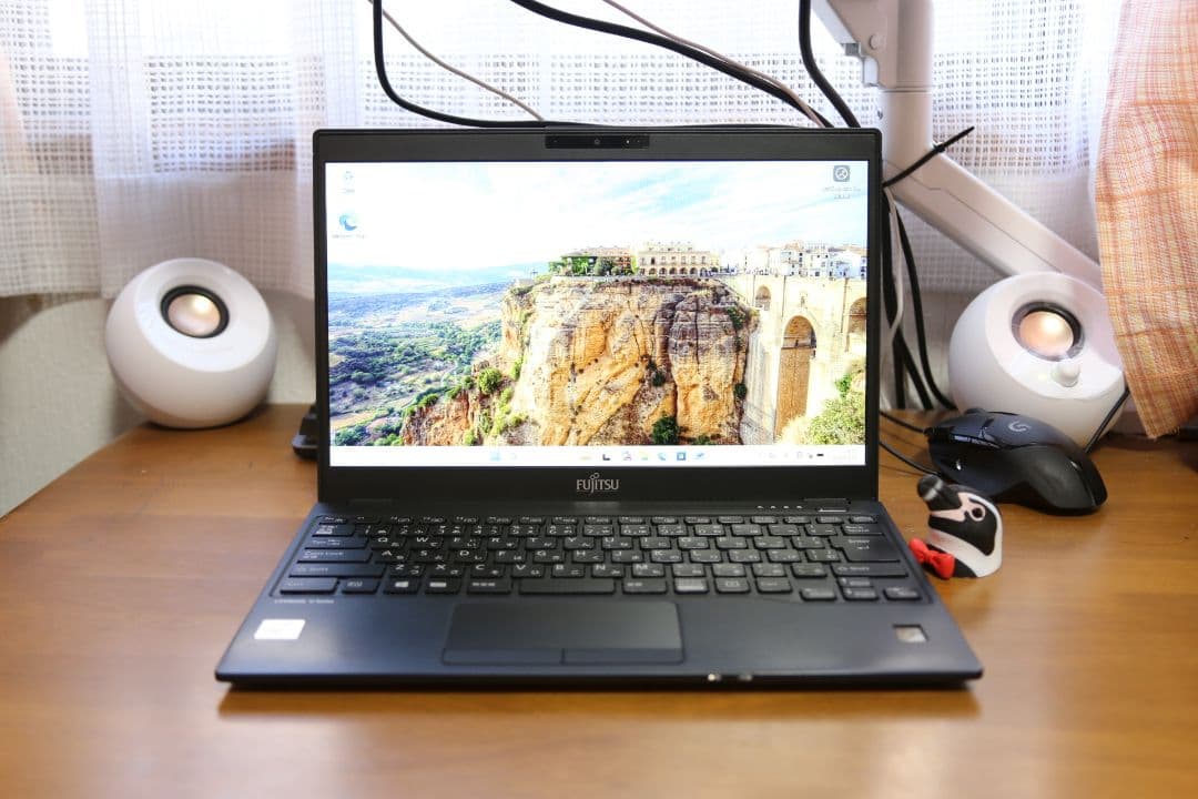 FUJITSU U9310/E 第10世代 core i5 256GB 04