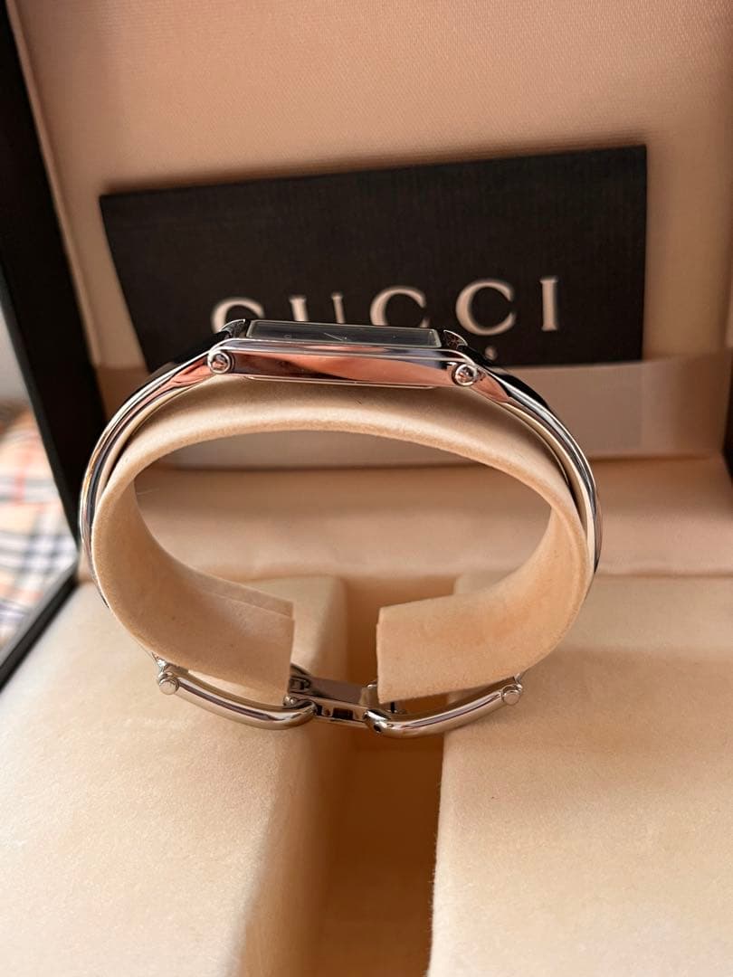 GUCCI 腕時計 ブラック/シルバー