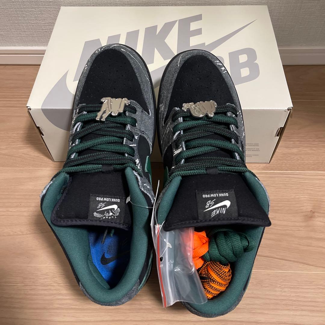 新品 THERE SKATEBOARDS ナイキ SB DUNK ロー 28.5