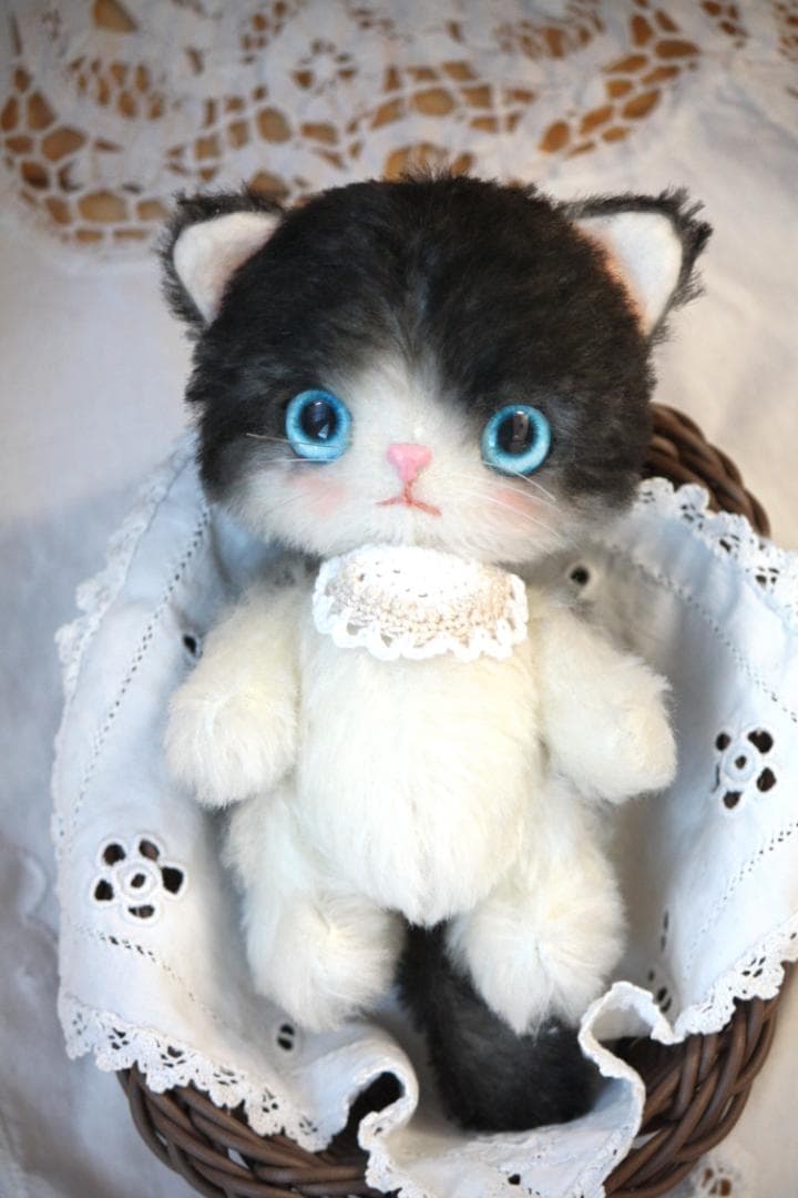 アートドール　ハンドメイド　天然モヘア　ハチワレちゃん　ぬいぐるみ