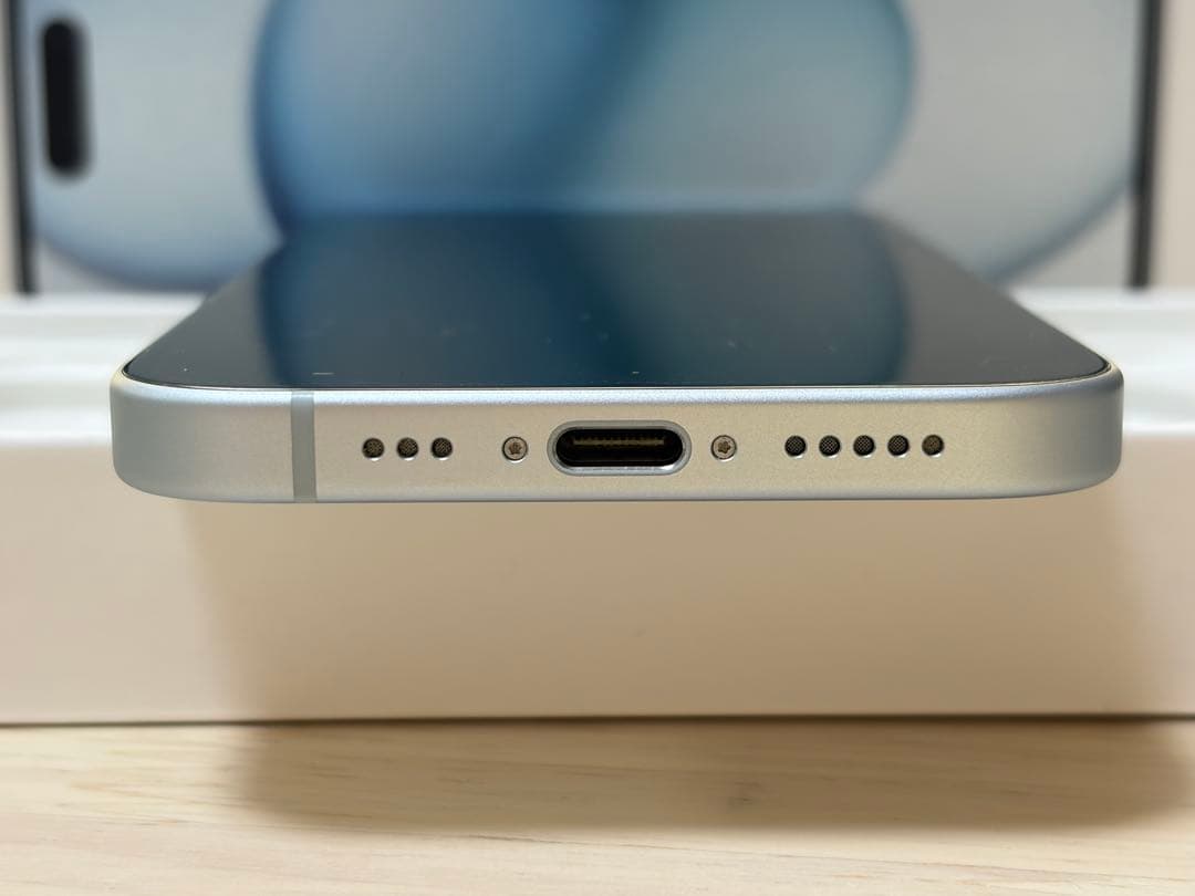 【美品】iPhone 15 128GB ブルーSIMフリー