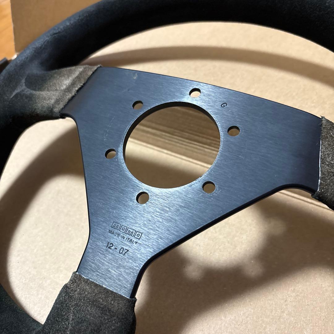 momo スエード ブラック ステアリング