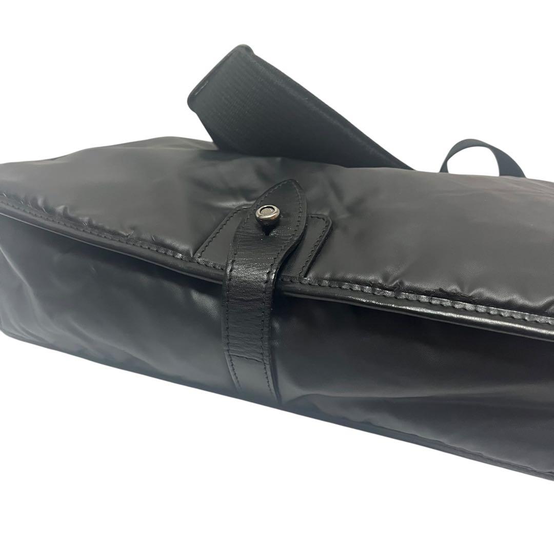 HUNTINGWORLD バチュークロス ショルダーバッグ ブラッククロスボディ