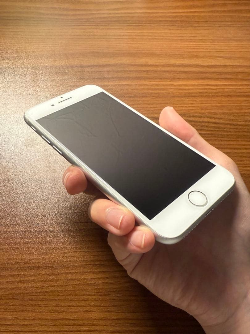 iPhone 8 ホワイト 64GB