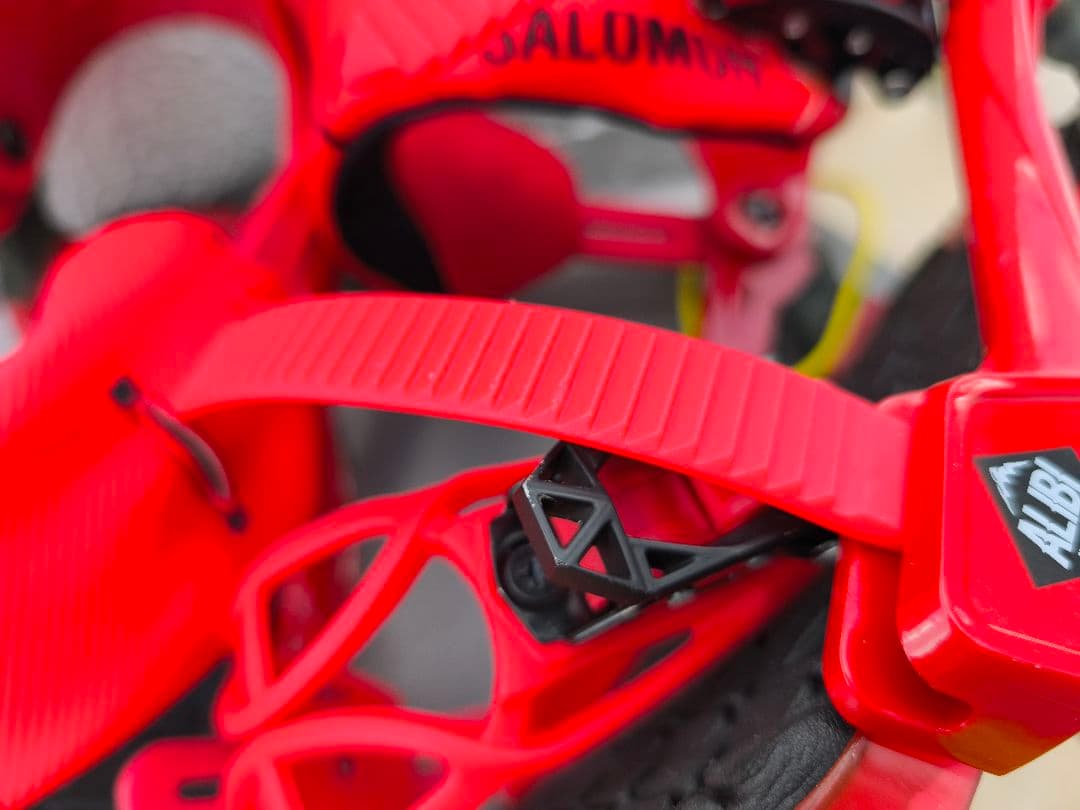 Salomon ALIBI Red ビンディング Mサイズ