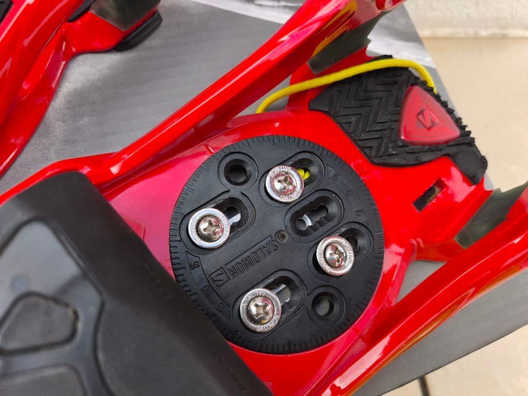 Salomon ALIBI Red ビンディング Mサイズ