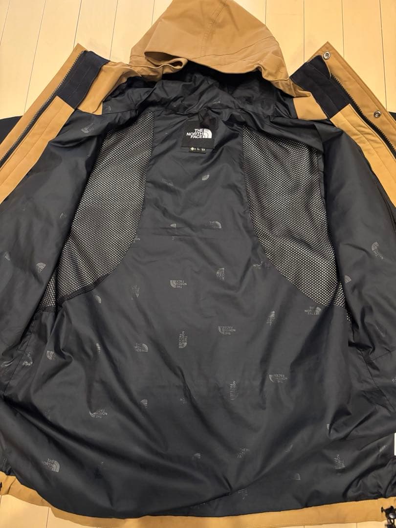 ノースフェイス　マウンテンライトジャケット（ユーティリティブラウン）