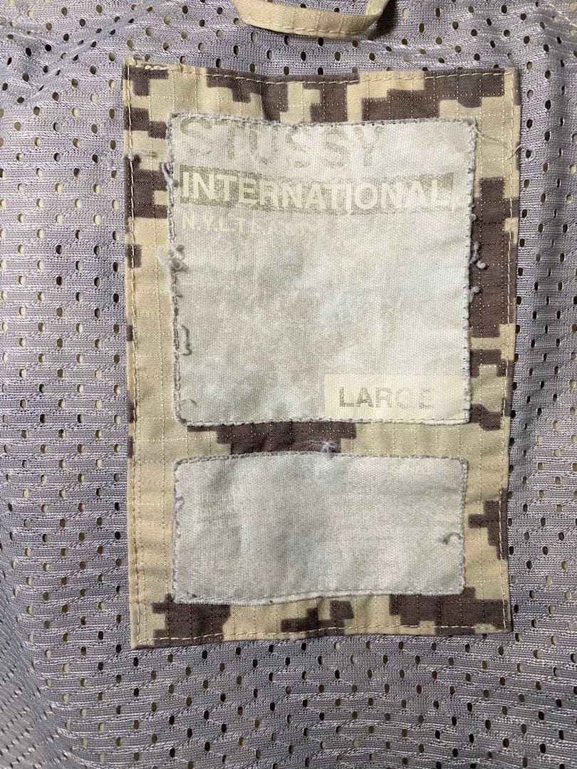 菅田将暉　着用90sOLD STUSSY デジカモ マウンテンパーカー